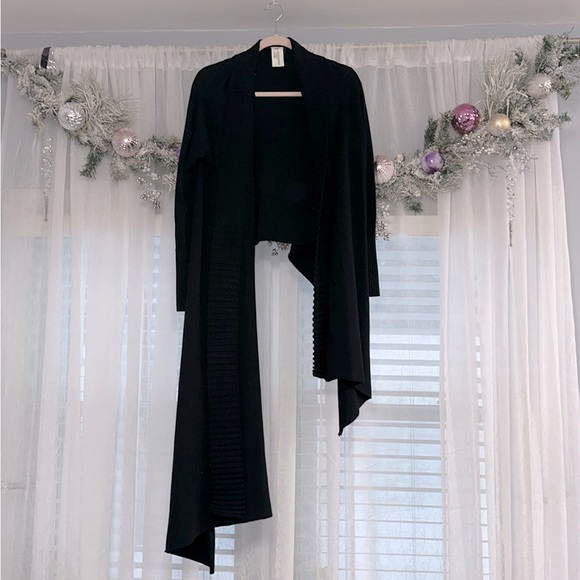 Armani Collezioni sweater - Picture 2 of 12